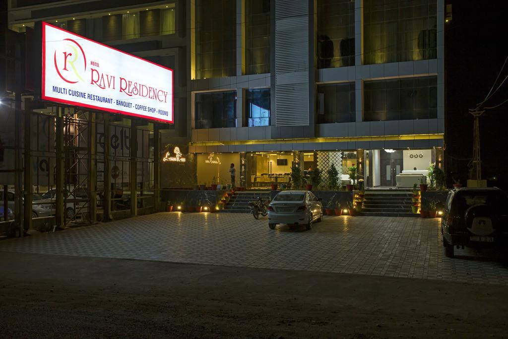 โฮเต็ล ราวี เรสซิเดนซี Hotel Morbi ภายนอก รูปภาพ