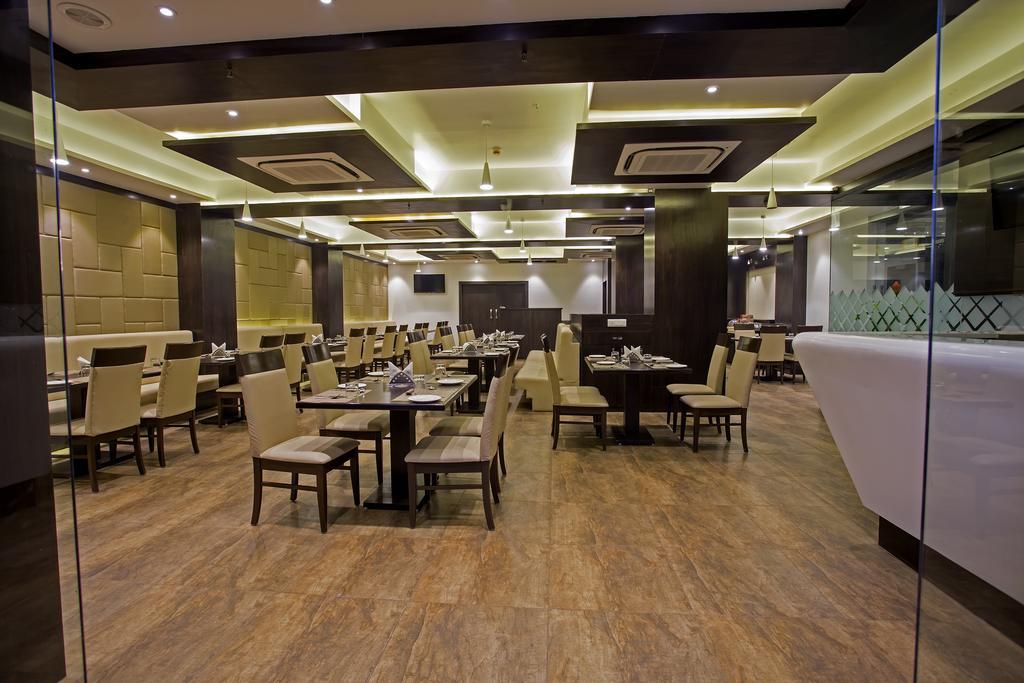 โฮเต็ล ราวี เรสซิเดนซี Hotel Morbi ภายนอก รูปภาพ