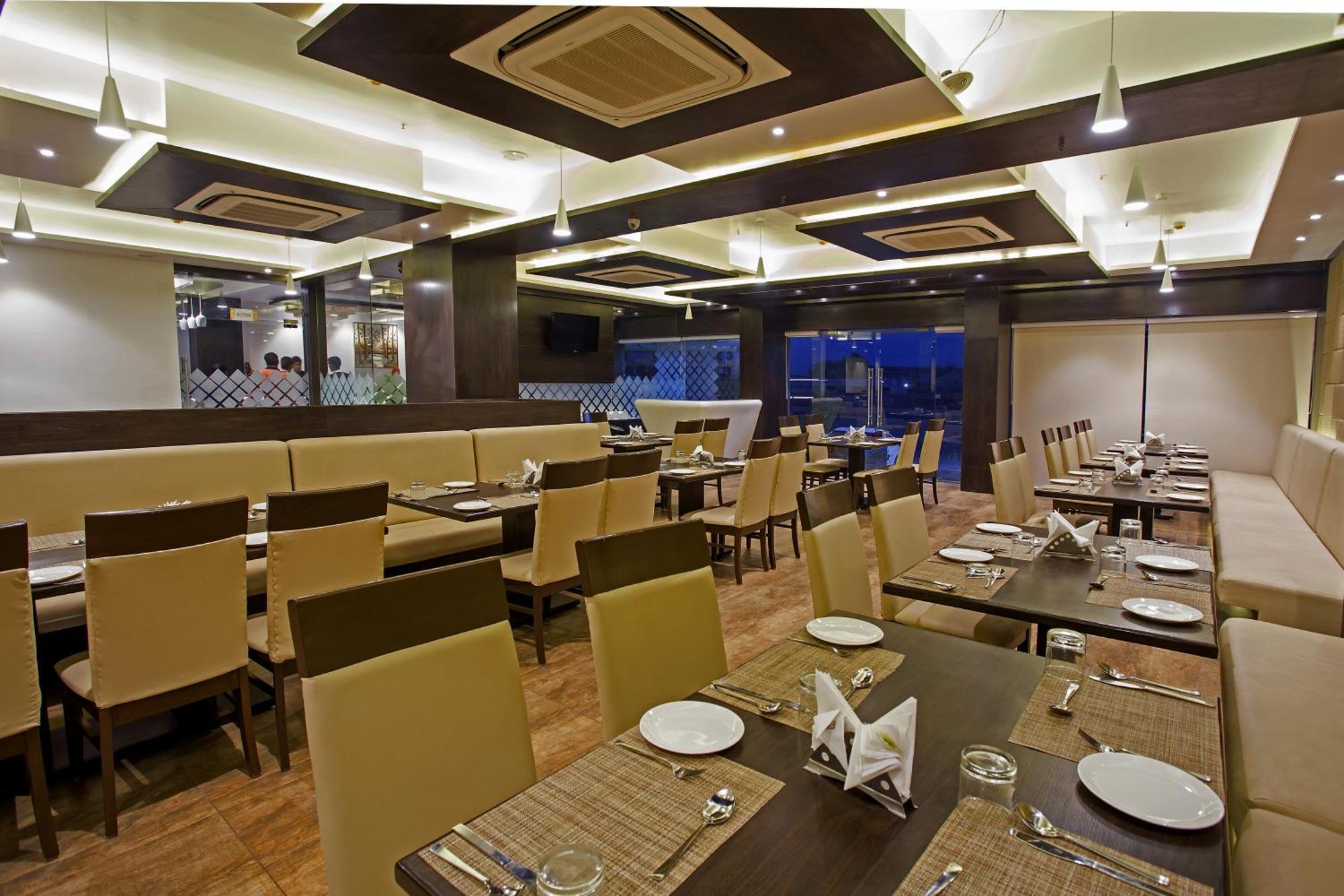 โฮเต็ล ราวี เรสซิเดนซี Hotel Morbi ภายนอก รูปภาพ
