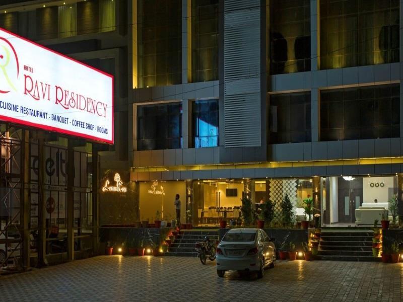 โฮเต็ล ราวี เรสซิเดนซี Hotel Morbi ภายนอก รูปภาพ