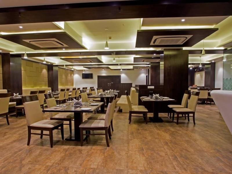 โฮเต็ล ราวี เรสซิเดนซี Hotel Morbi ภายนอก รูปภาพ