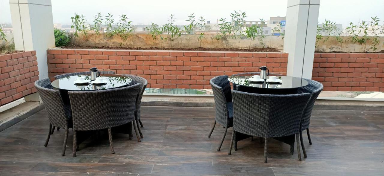 โฮเต็ล ราวี เรสซิเดนซี Hotel Morbi ภายนอก รูปภาพ